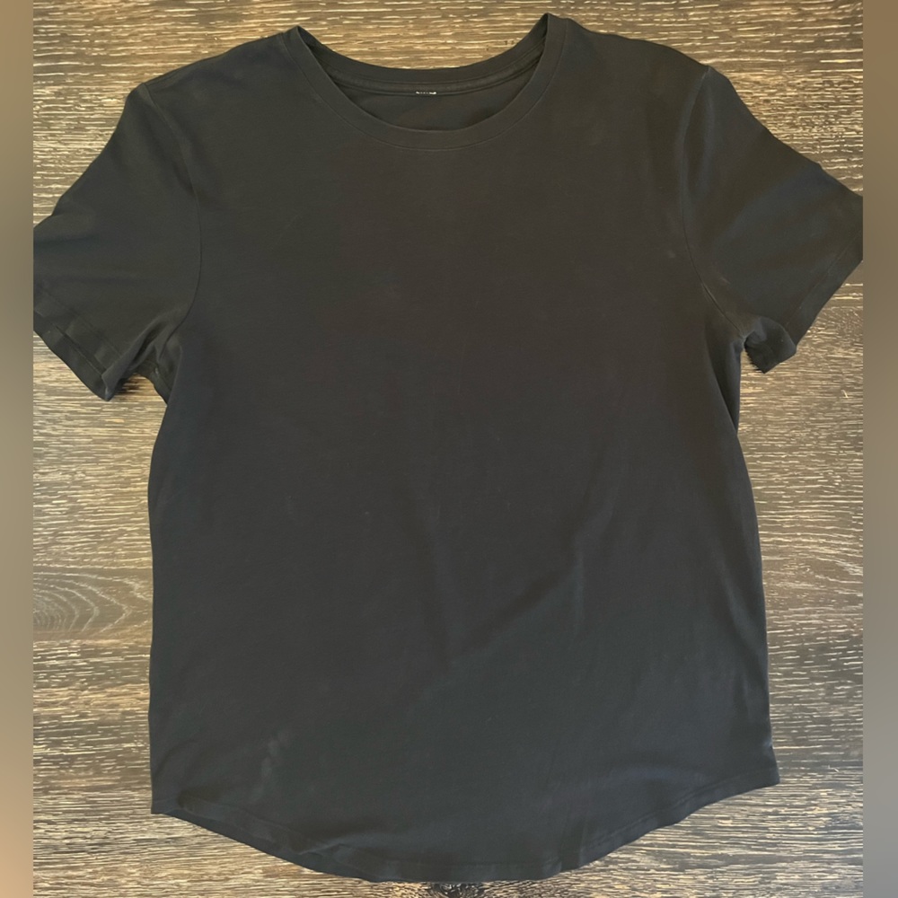 Lululemon-Women’s Short Sleeve Tee-Size 6-Black